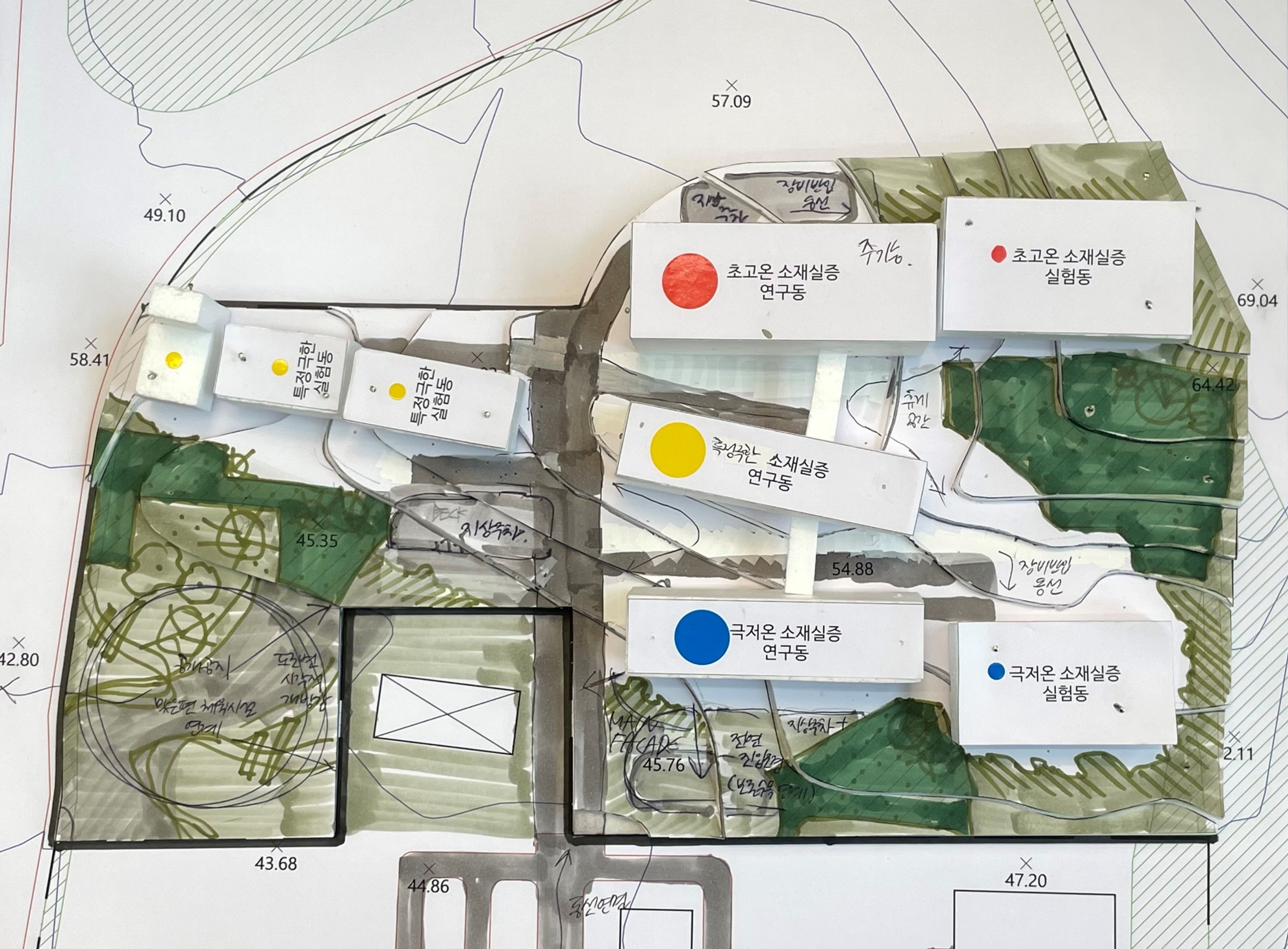 Extreme Materials site layout study model — photo 01