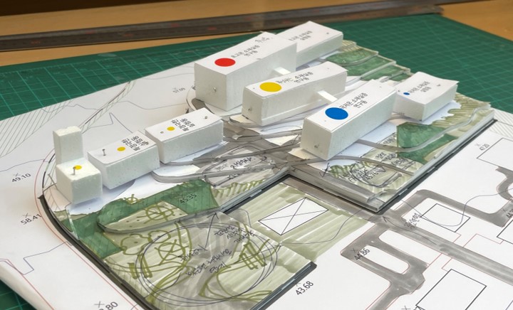 Extreme Materials site layout study model — photo 02